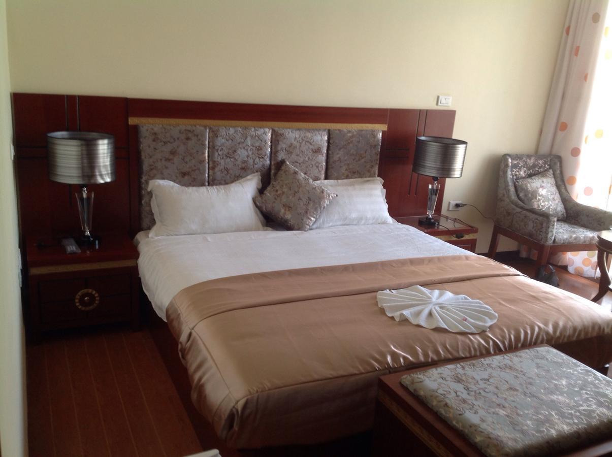 Palm Palace Hotel Bahir Dar Buitenkant foto