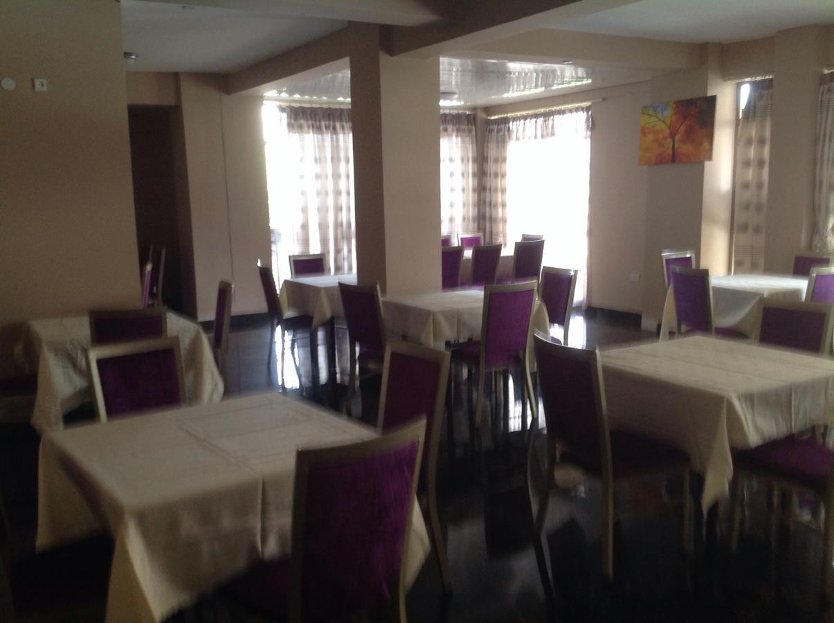 Palm Palace Hotel Bahir Dar Buitenkant foto